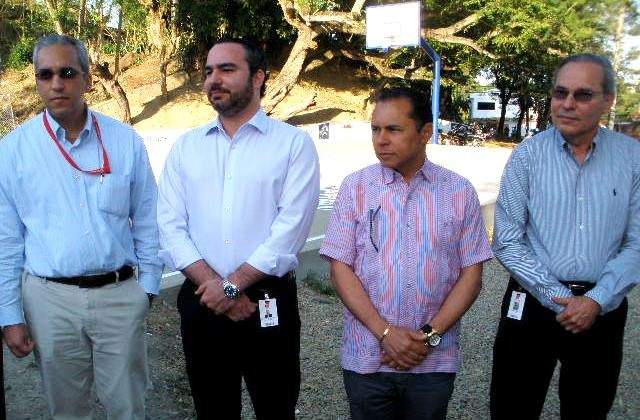Entregan cancha en el barrio Manuel Rodríguez